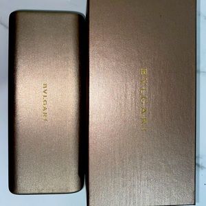 Brand: Bvlgari
Size: 54
Frame Colour: Black/Rose Gold